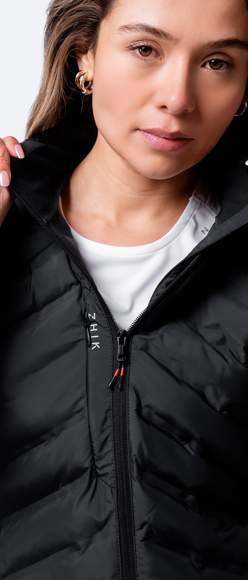 Close-up of Black Cell™ Insulated Jacket’s fleece-lined collar, wrist cuffs, and reinforced shoulder stitching.