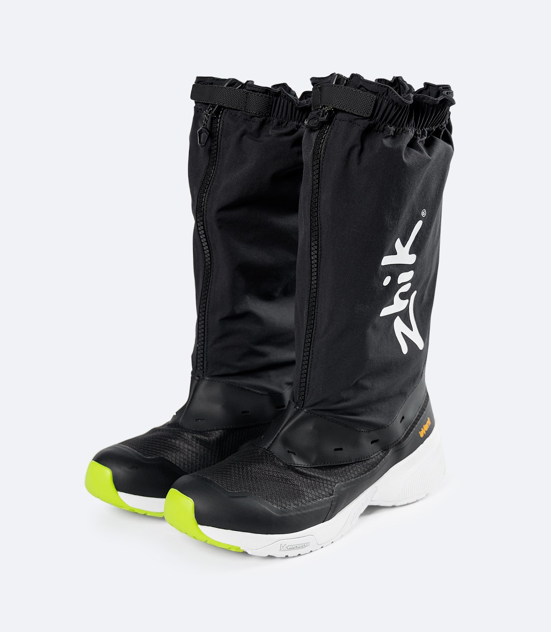 Zhik Seaboot 700 in black – lightweight, waterproof sailing boot with a high stretch zippered gaiter and Michelin® high-grip sole.